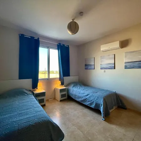 Holiday home Reihenhaus In Tersefanou *